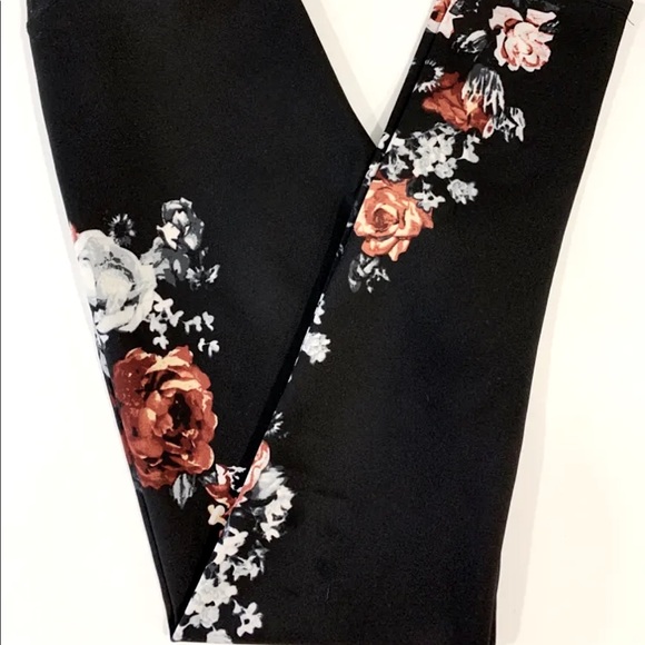 Dex - Floral Leggings - Small - Picture 2 of 5